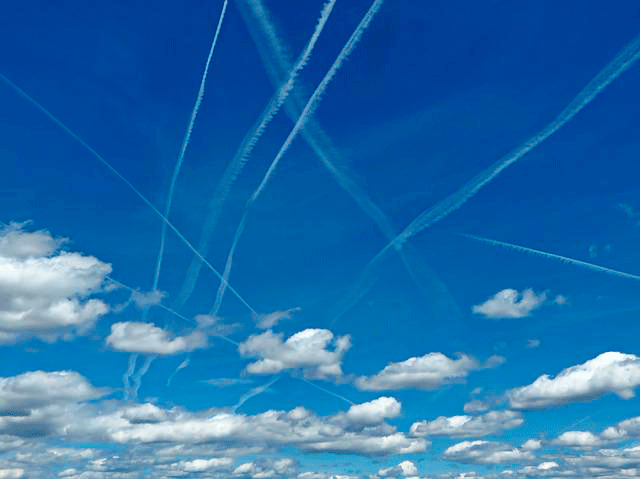 La normalidad de vivir
Chemtrails
